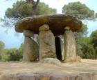 Dolmen, Νεολιθική πέτρινο κτίριο, με τη μορφή μεγάλων πέτρινο τραπέζι