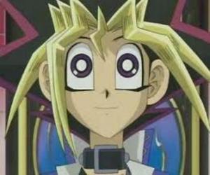 Puzzle Yugi Moto ή Yugi Muto είναι ο πρωταγωνιστής αγόρι από τις πρώτες περιπέτειες του Yu-Gi-Oh!