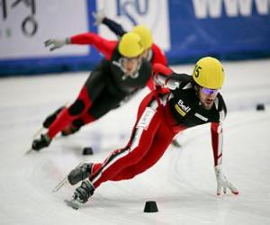 Puzzle Τρεις skaters σε μια κούρσα ταχύτητας πατινάζ